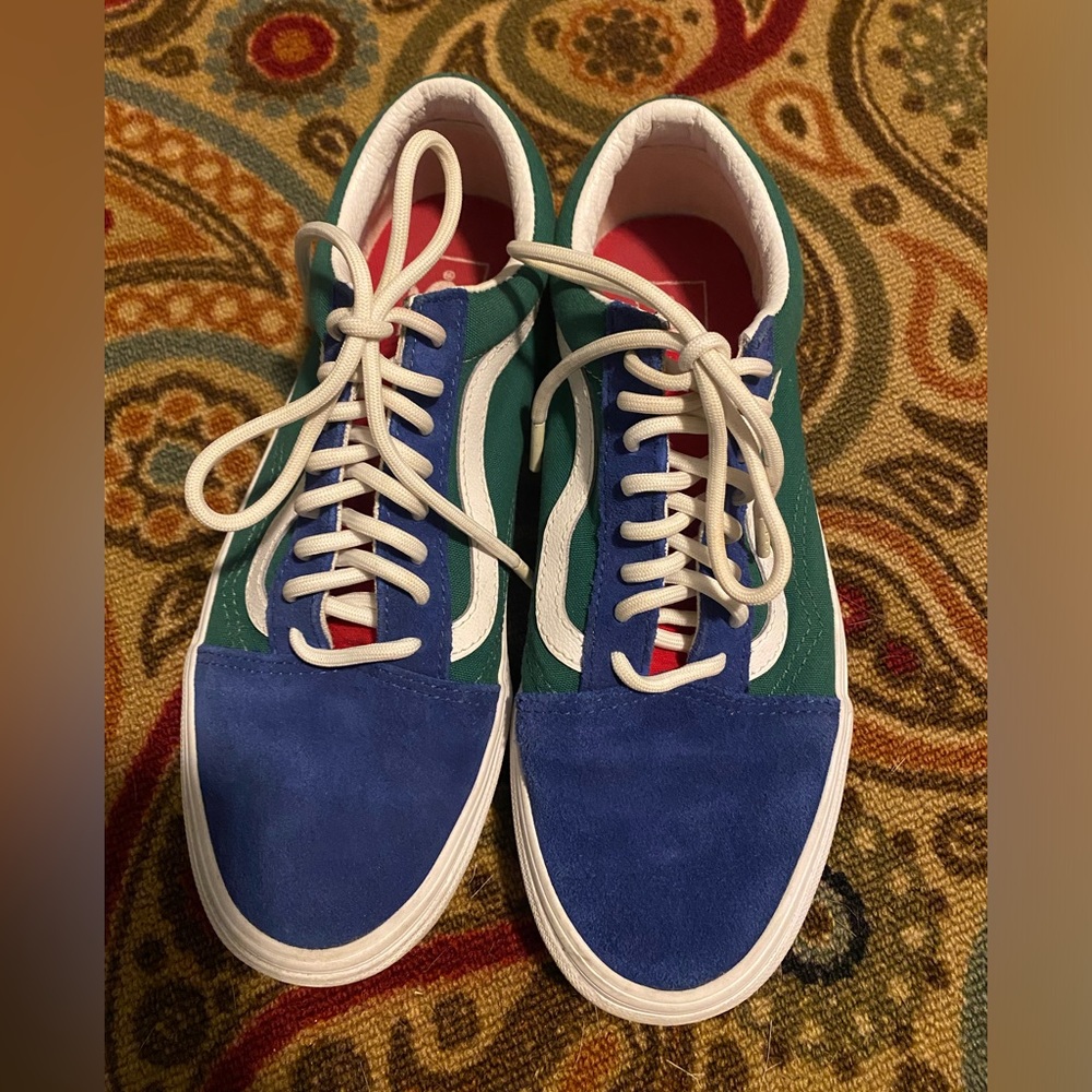 Vans yacht club shoes size 7 men or 8.5 women.